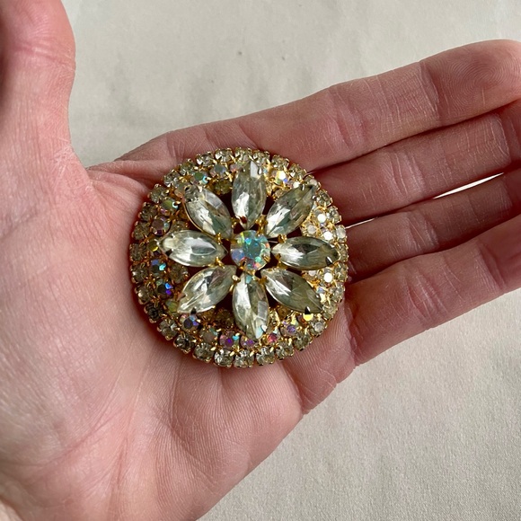Vintage Aurora Borealis Rhinestone Brooch - Picture 7 of 9